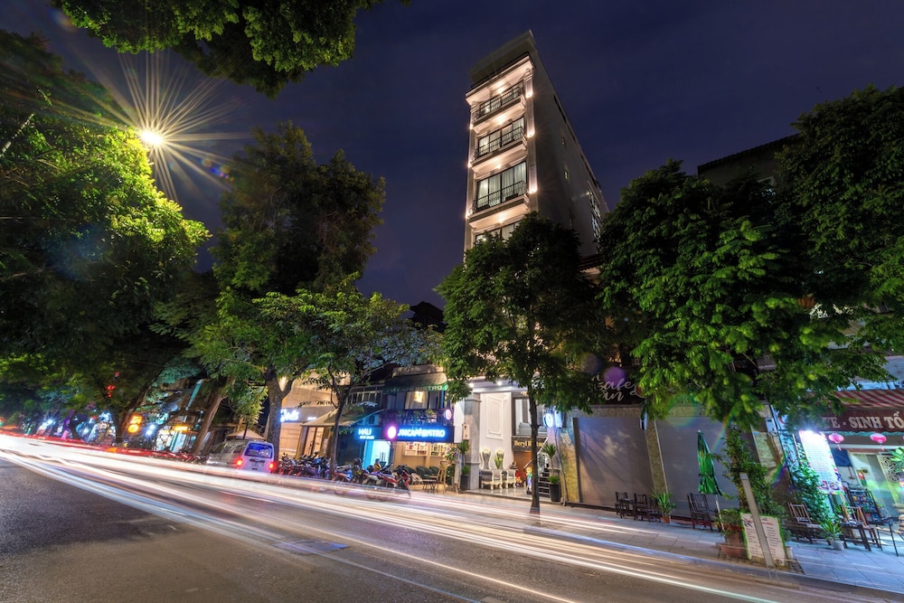 Avani Central Hotel Hanoi 23/28