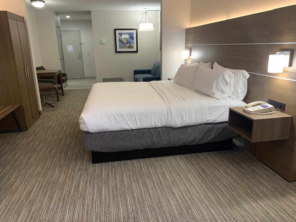 Holiday Inn Express Hotel And Suites Franklin Oil City 18/48
