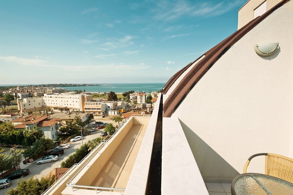 AKDORA ELITE HOTEL & SPA 60/61
