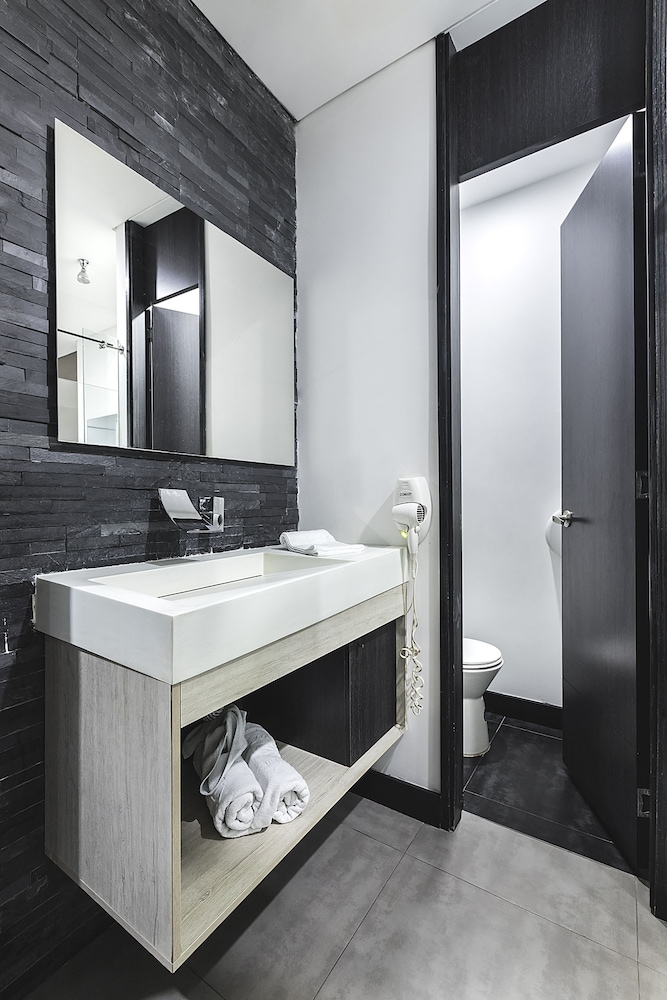 HOTEL 47 MEDELLIN STREET 26/59