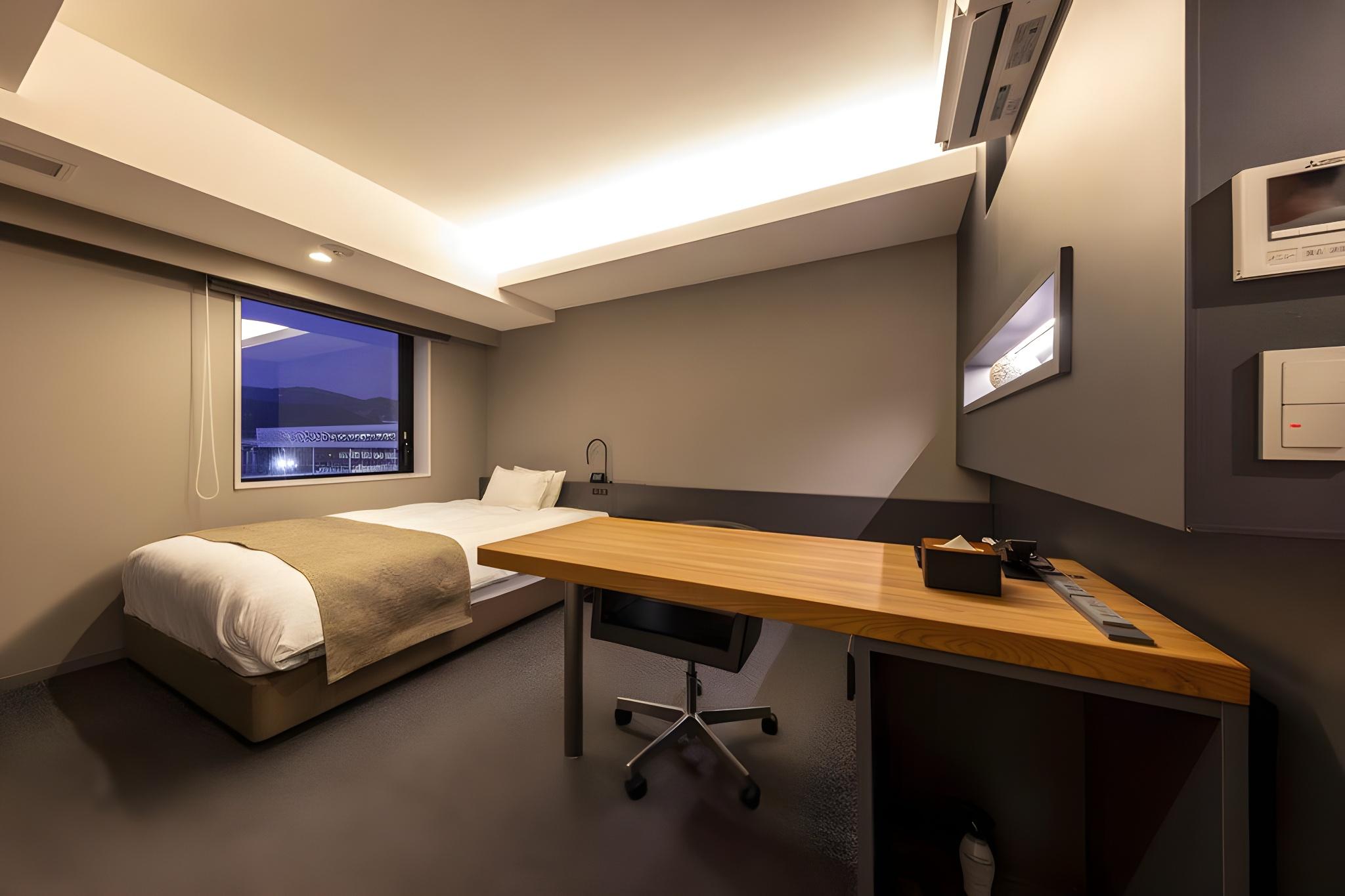 Semi Room, Grand, Business, Single, Semi Double Bed, Smoking