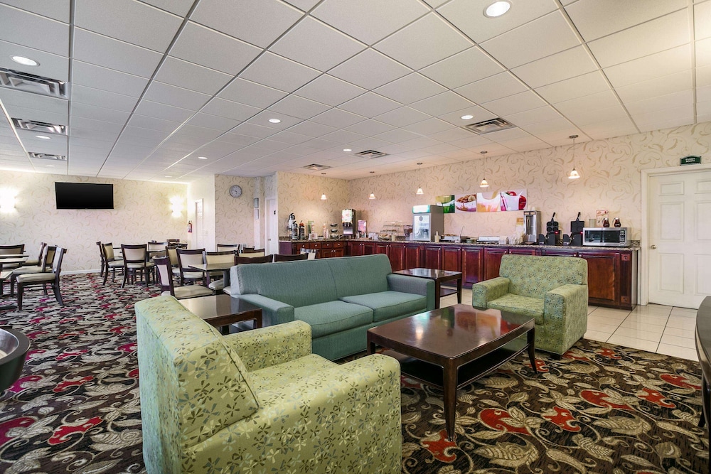 Quality Inn & Suites near Lake Eufaula 23/41