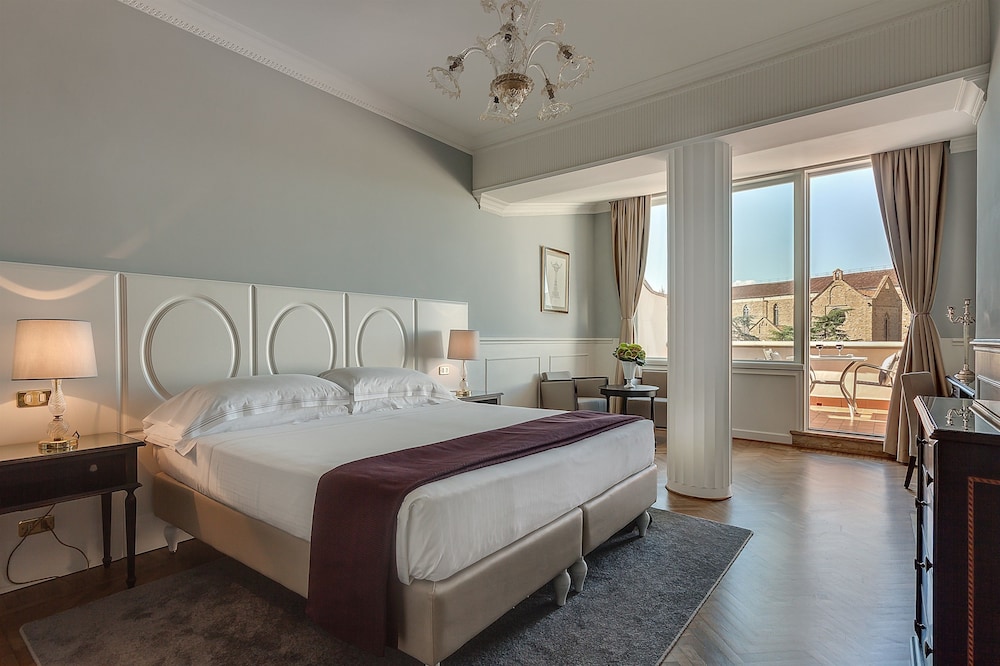DELUXE, BALCONY