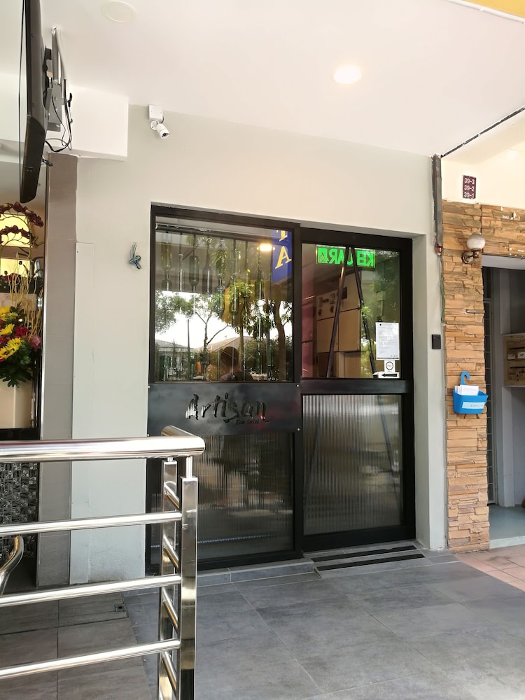 Artisan Eco Hotel 3/49