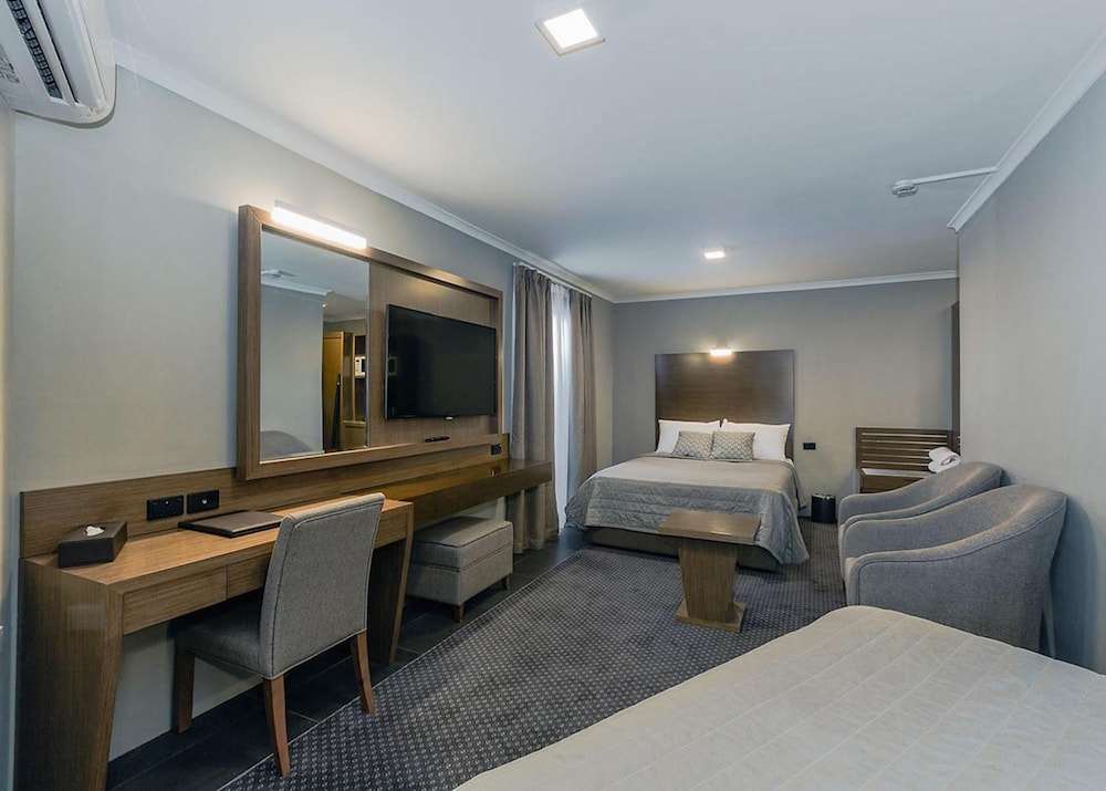 Bankstown Motel 10 Greenacre 62/89