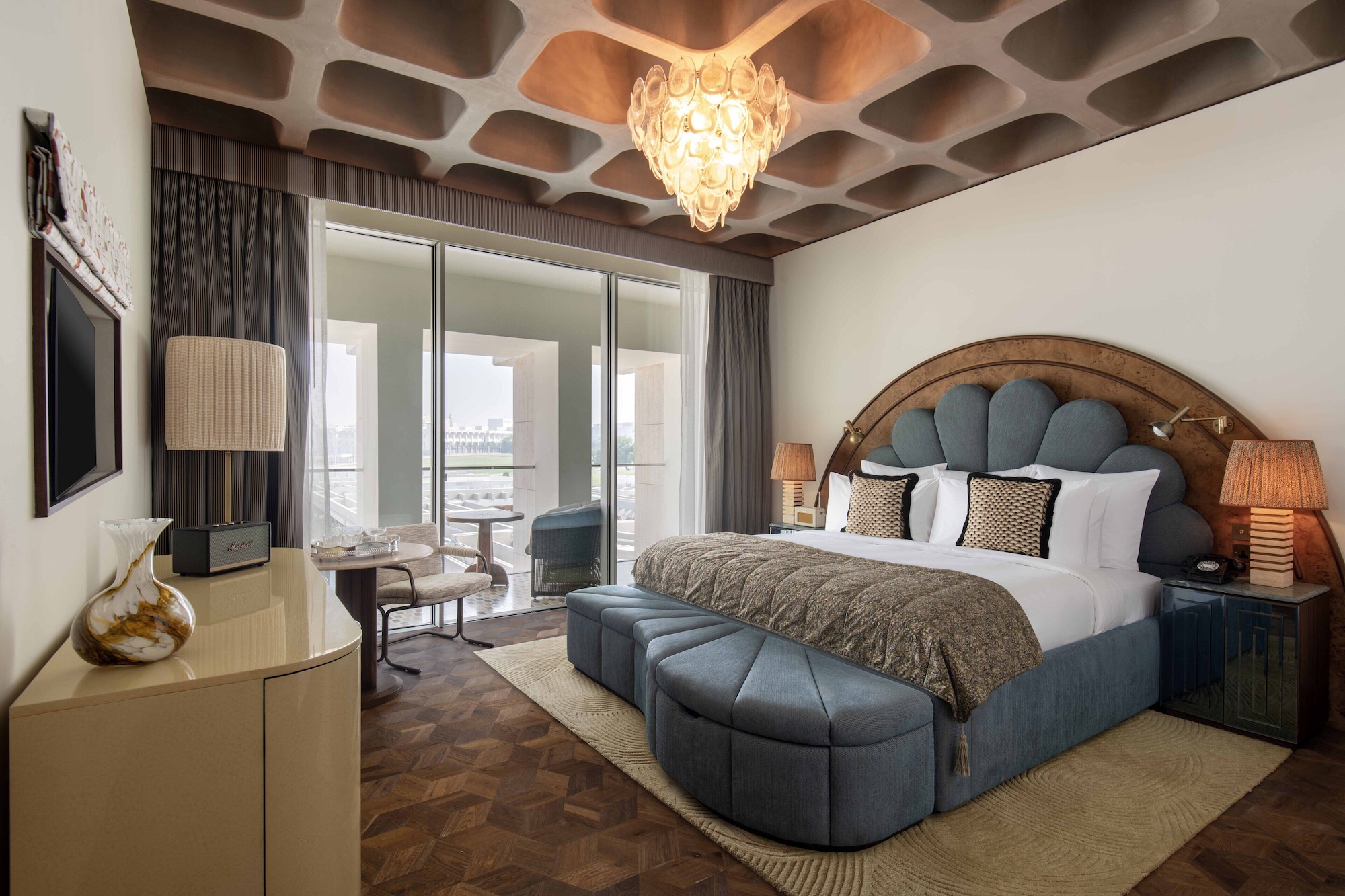Medium, King Bed, Palace View