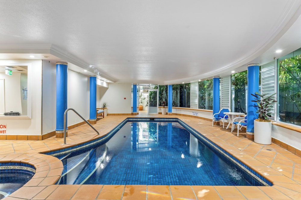 ULTIQA Burleigh Mediterranean Resort 38/65