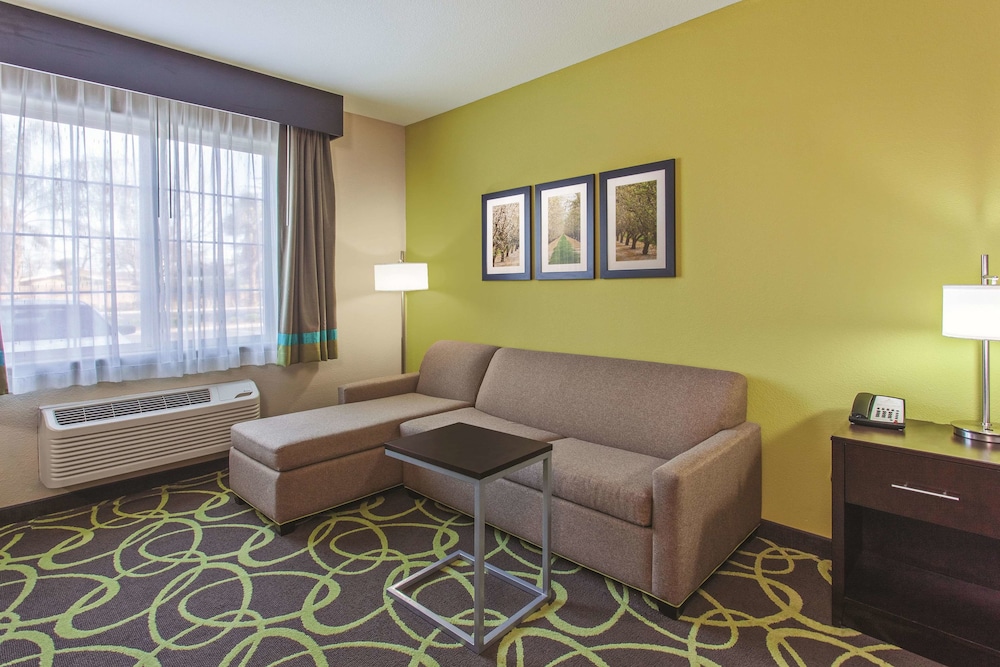 La Quinta Inn Suites Los Banos 25/35