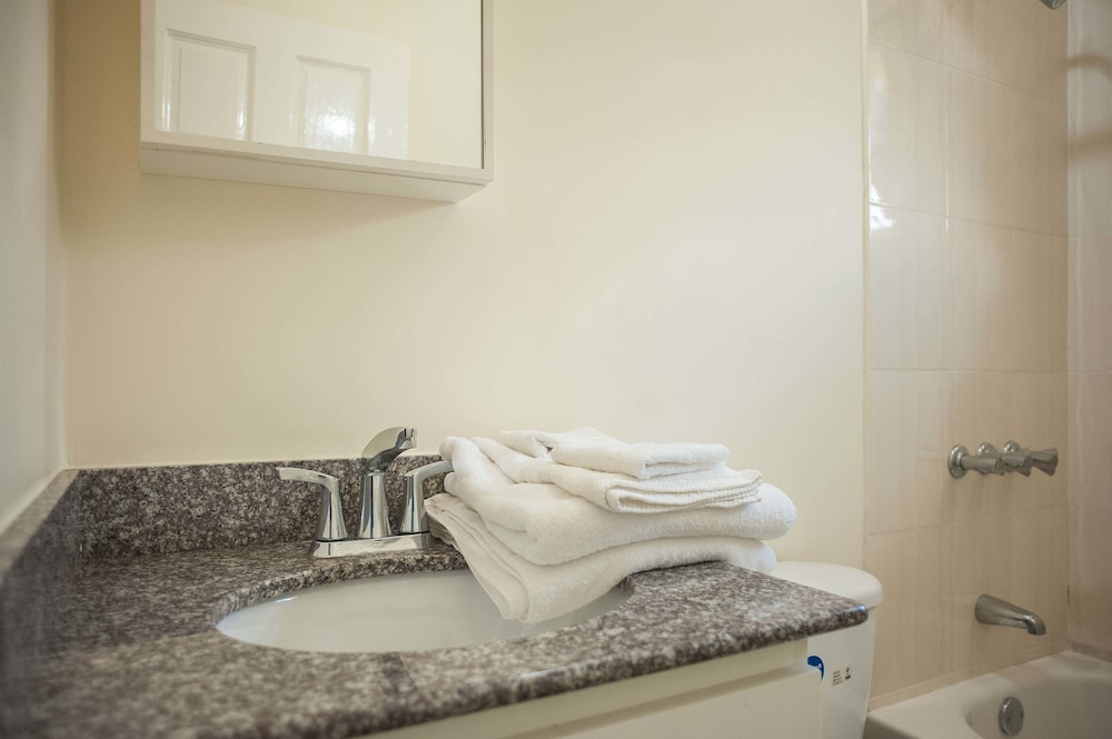 Pearl Island Cottage At Draxhall Country Club 38/38