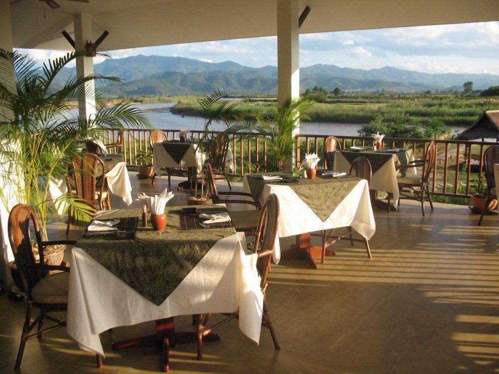 Maekok River Village Resort 24/55