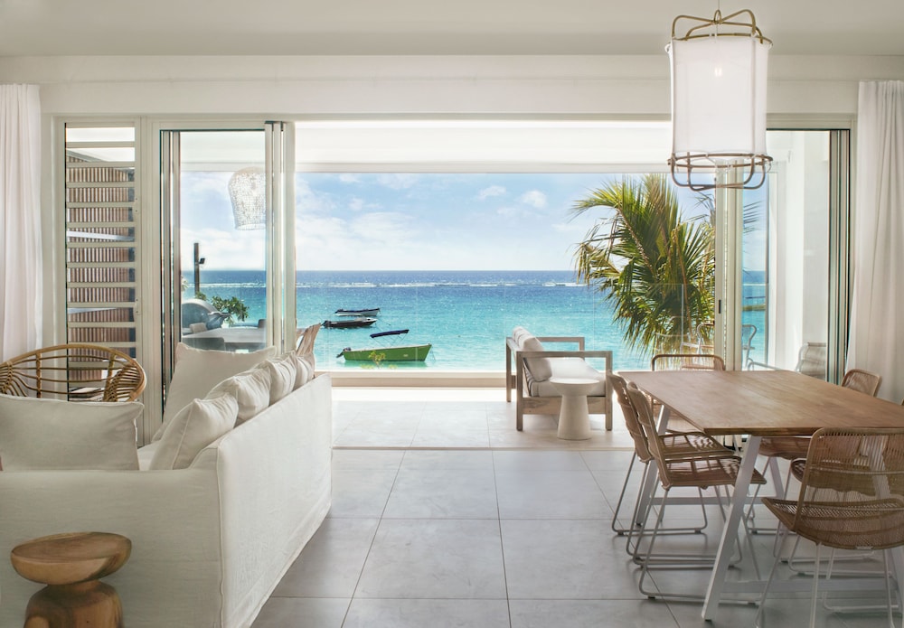 O Biches by Horizon Holidays 22/48