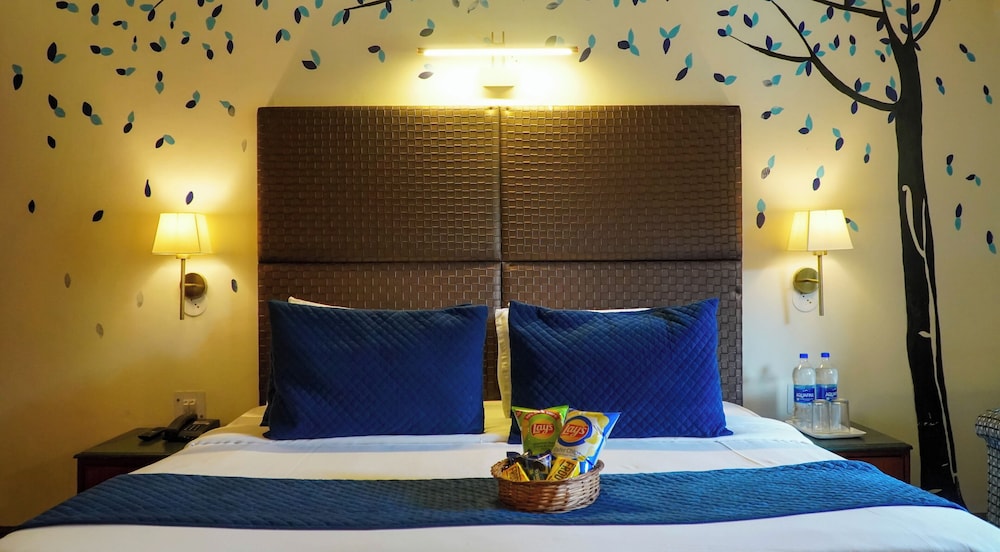Golden Tulip Manali 24/92
