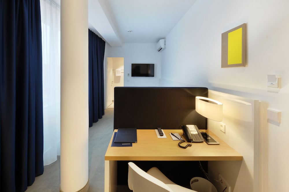 Bayer 89 Vi Vadi Hotel 44/51