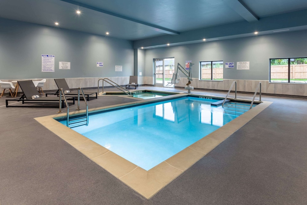 Baymont Inn and Suites by Wyndham Madison 43/64