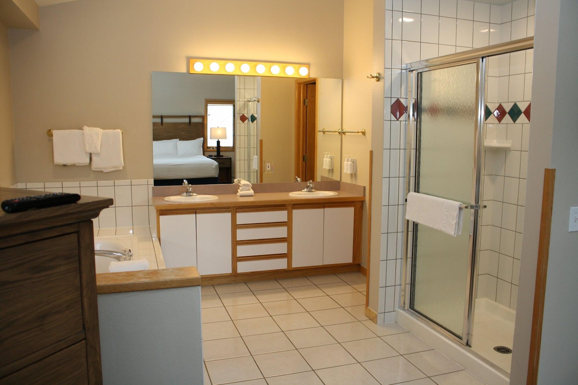 1 Bedroom, Condo, Grand, Mountain View, Gold Point Resort Breckenridge by Vacatia 4/4