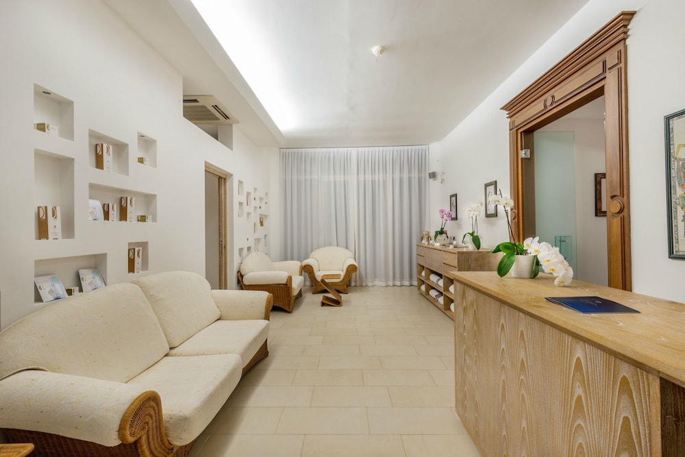 The Pelican Beach Resort & SPA - Adults Only 26/50