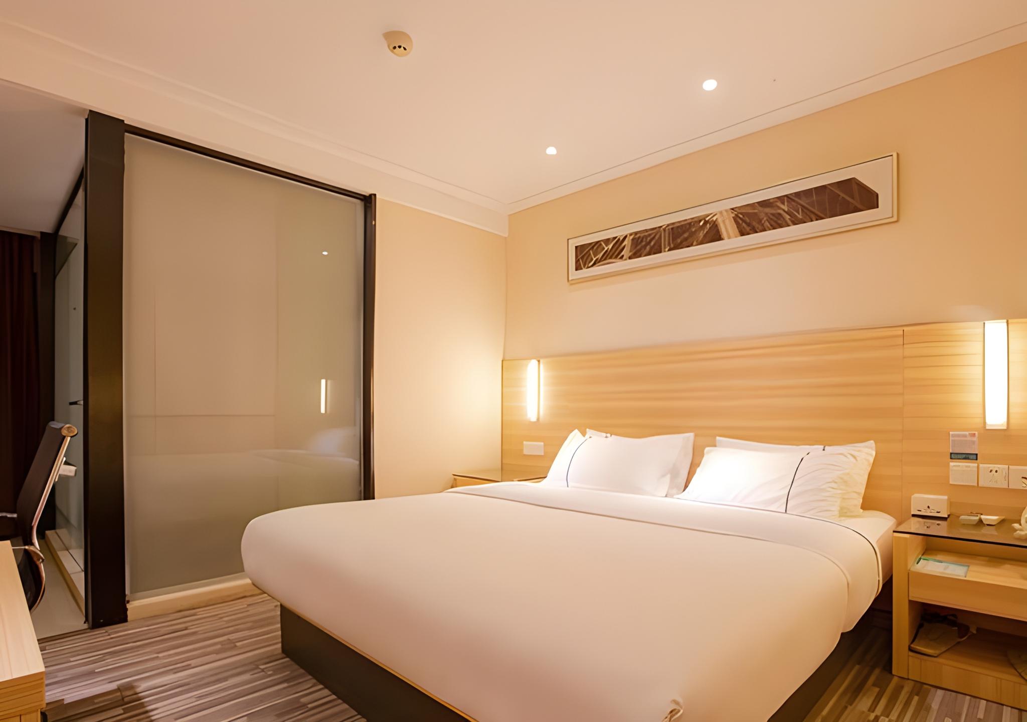 Special, Queen Bed
