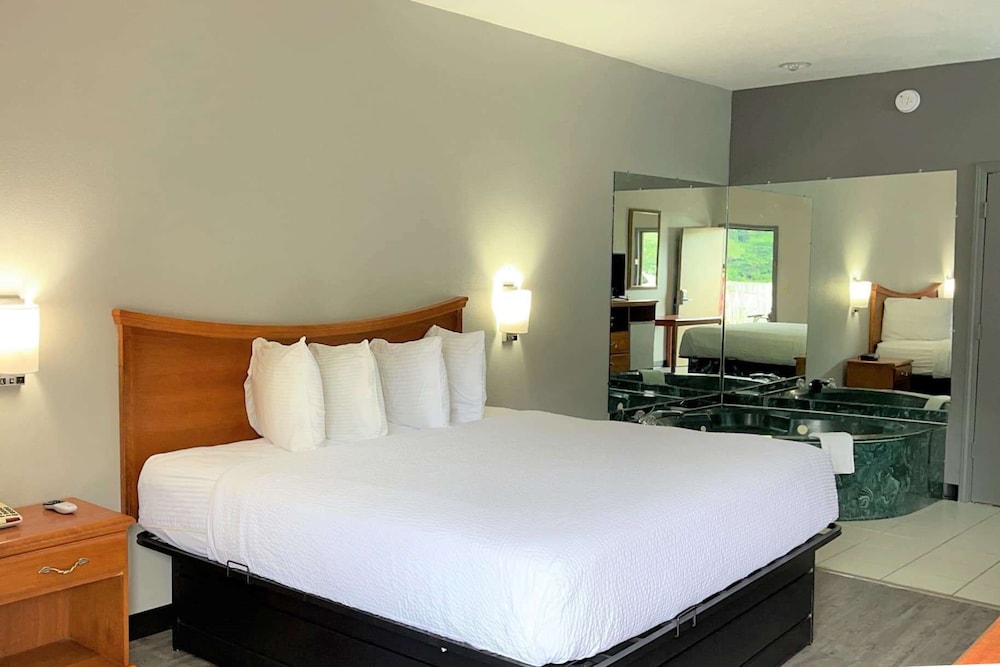 Days Inn by Wyndham North Little Rock/ Maumelle 17/56