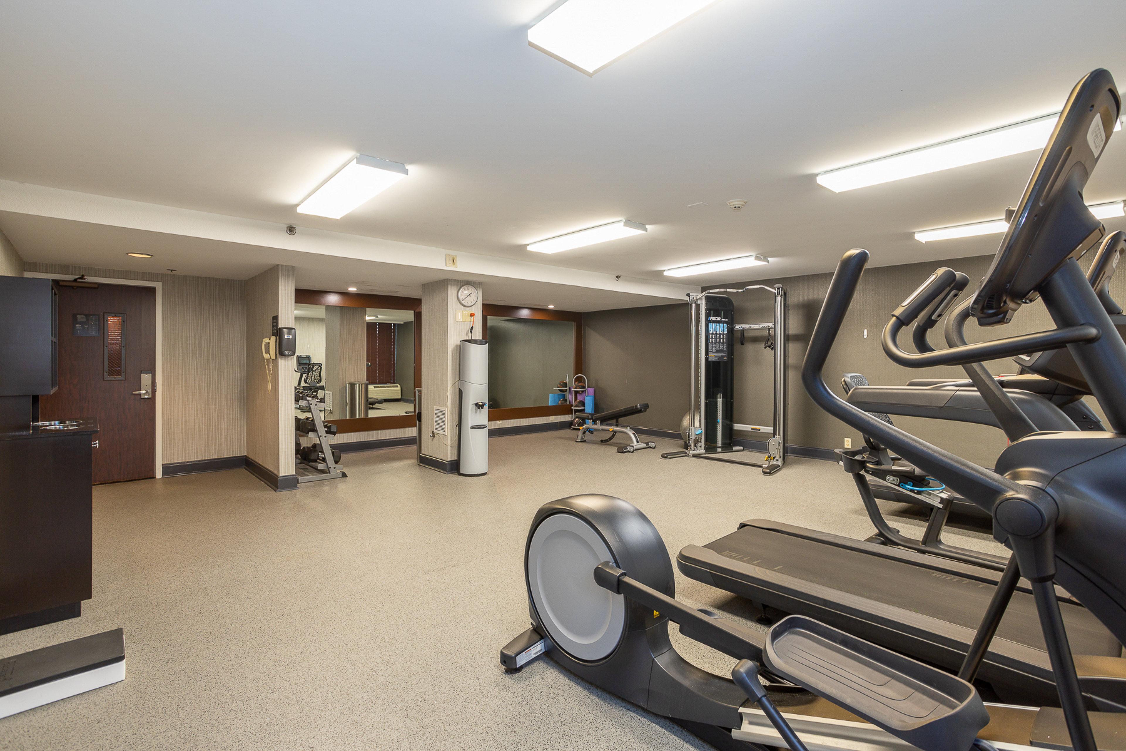 Holiday Inn Express Newark Airport Elizabeth 26/47