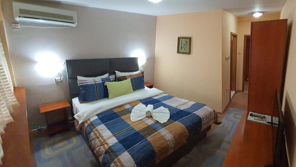 Hotel Square 26/55