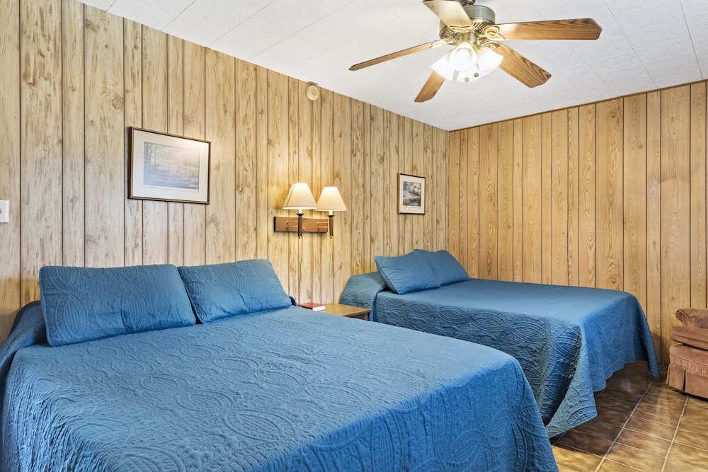 Thunderbird Resort & Event Center 19/80