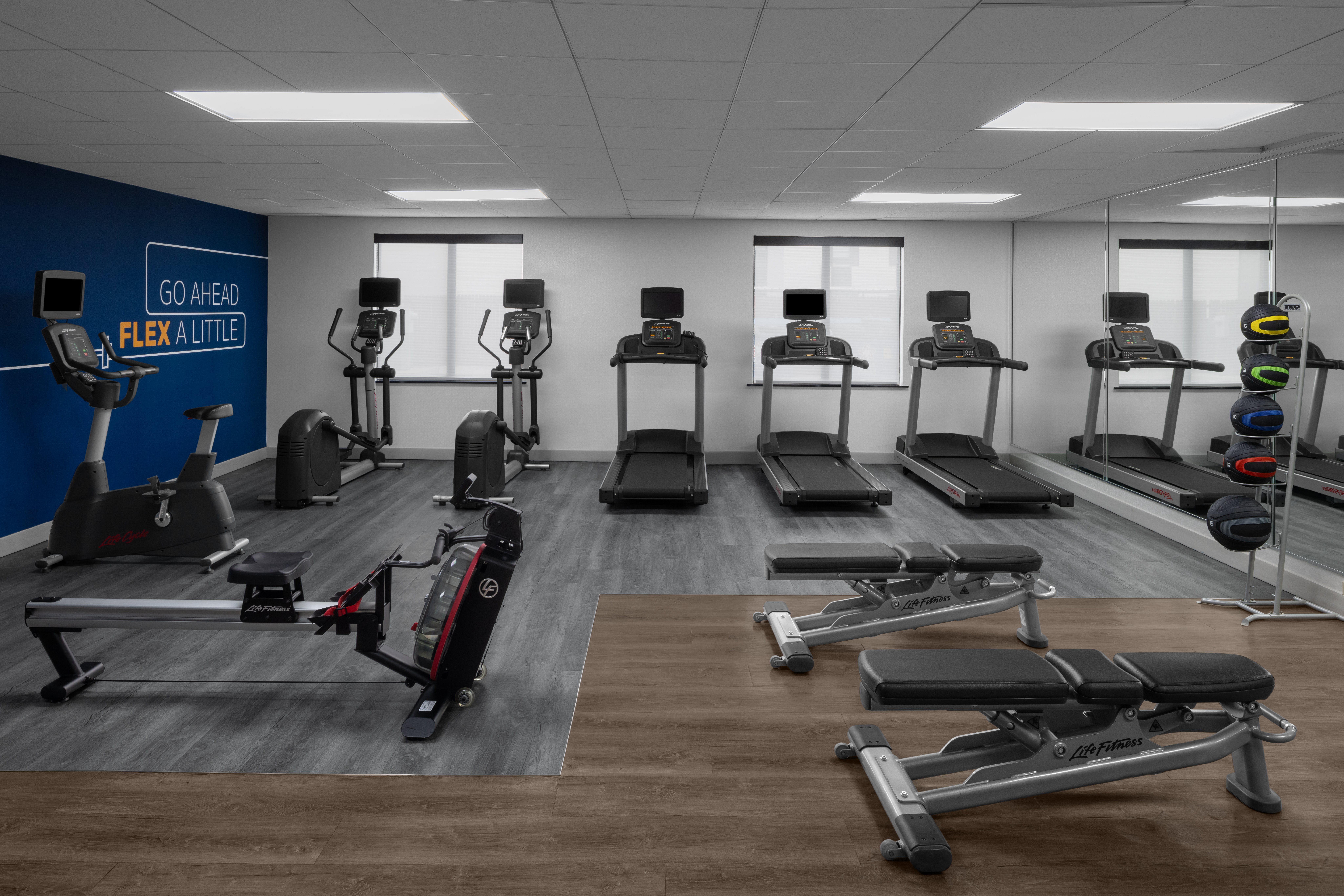 Holiday Inn Express Hotel And Suites Midland Loop 250 34/71