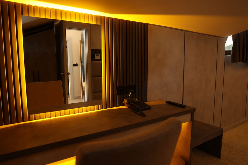 Hotel Lazlakar 50/50