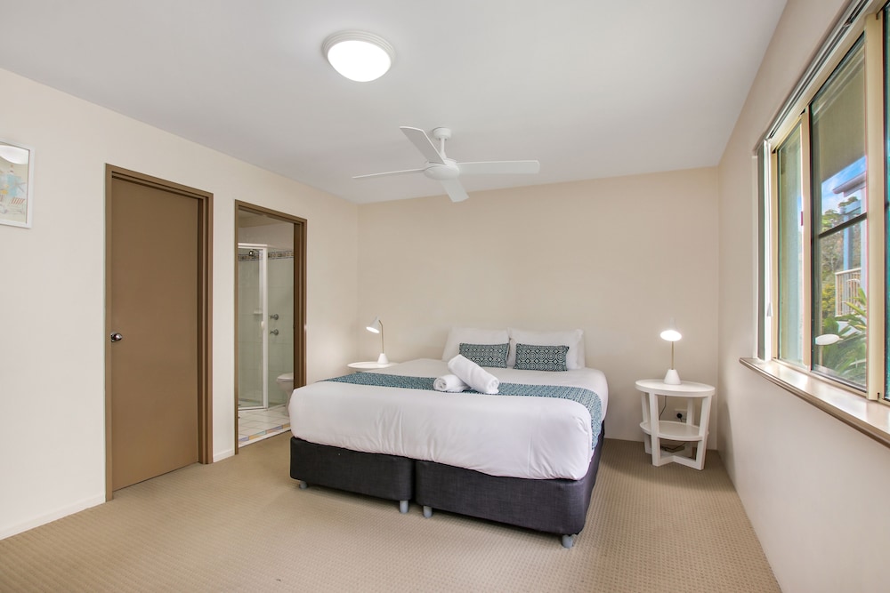 Headland Beach Resort 18/69