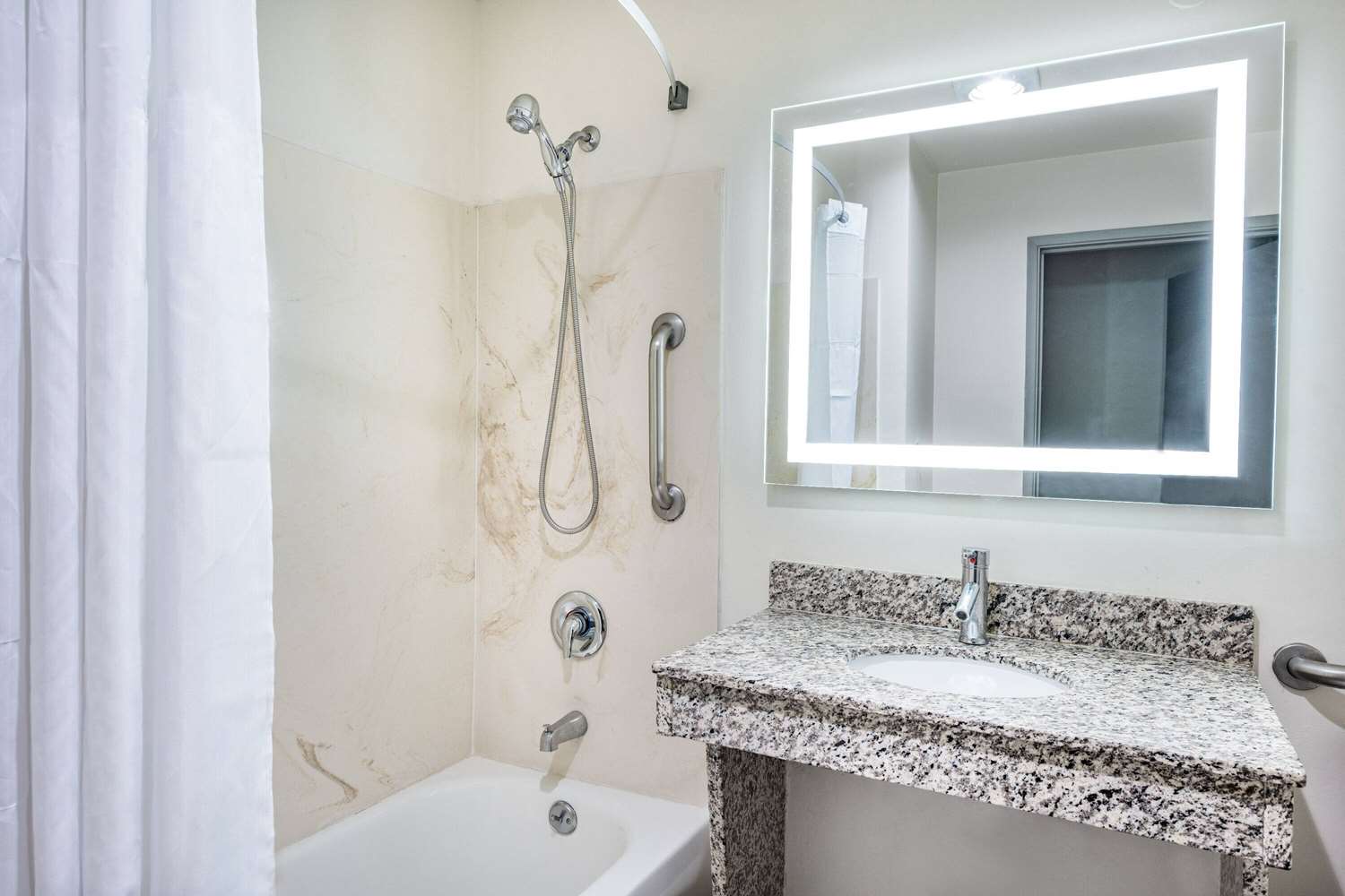 Ramada by Wyndham Bakersfield North 44/44