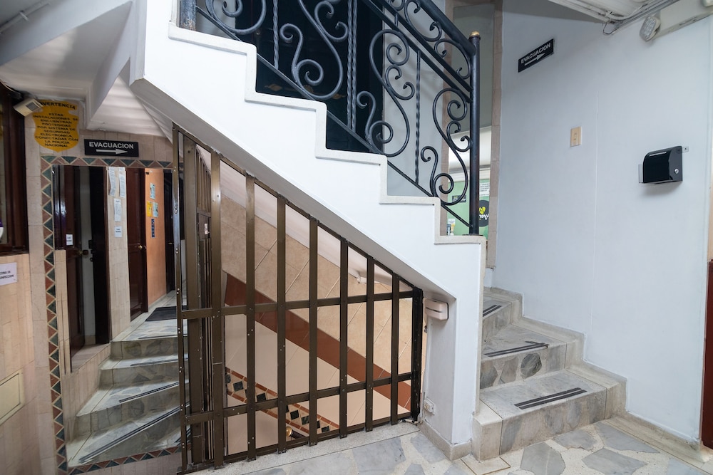 Hotel Ayenda Calypso 1142 24/34