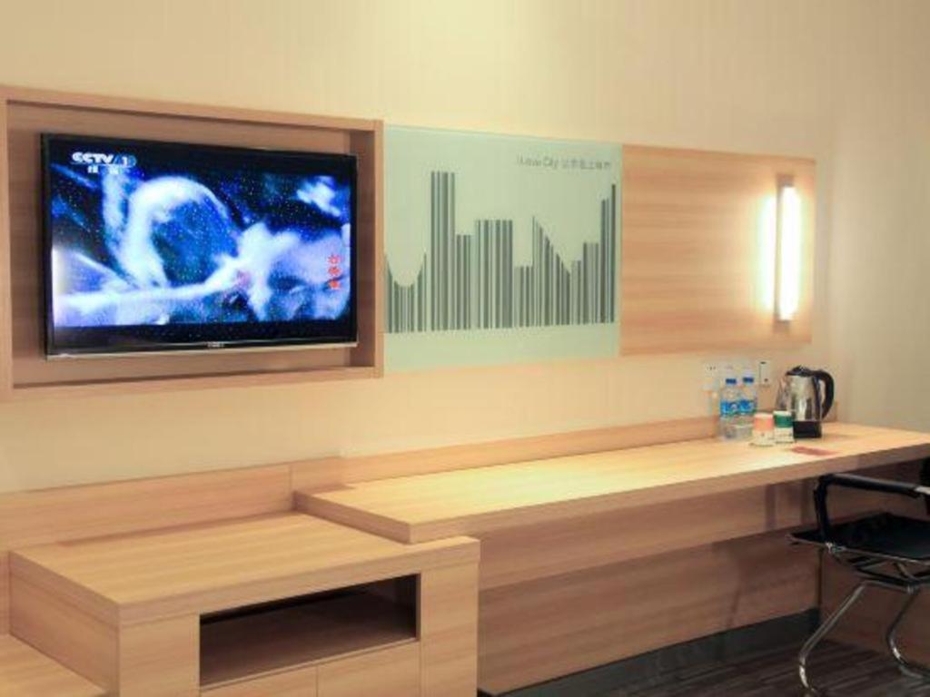City Comfort Inn Huizhou Huxi Avenue Branch 39/48