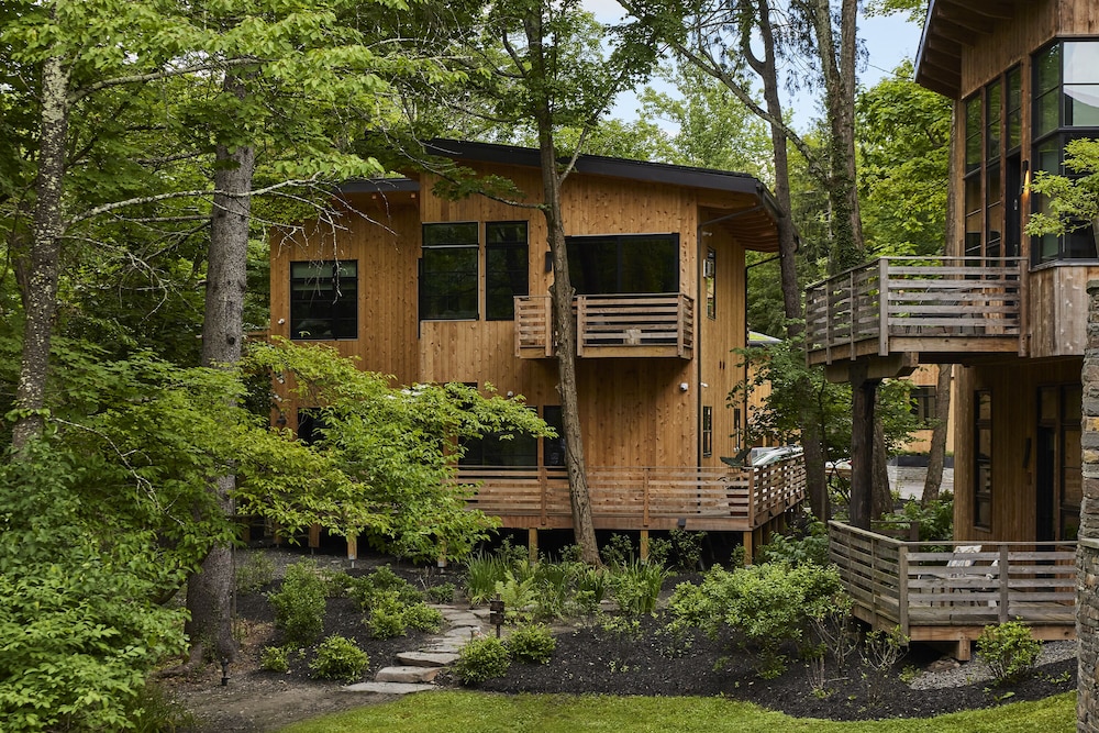 Woodstock Way Hotel 6/50