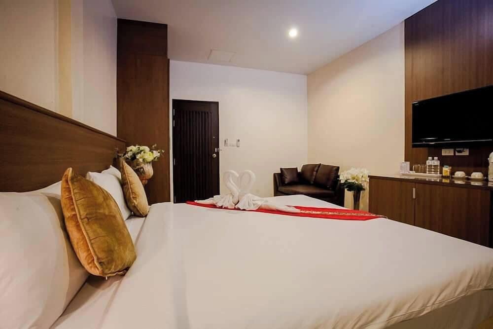 The Wave Hotel Patong 25/73