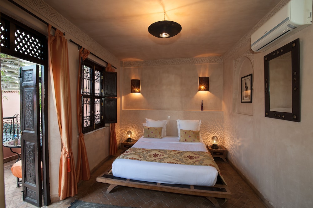 Riad Anya 17/50