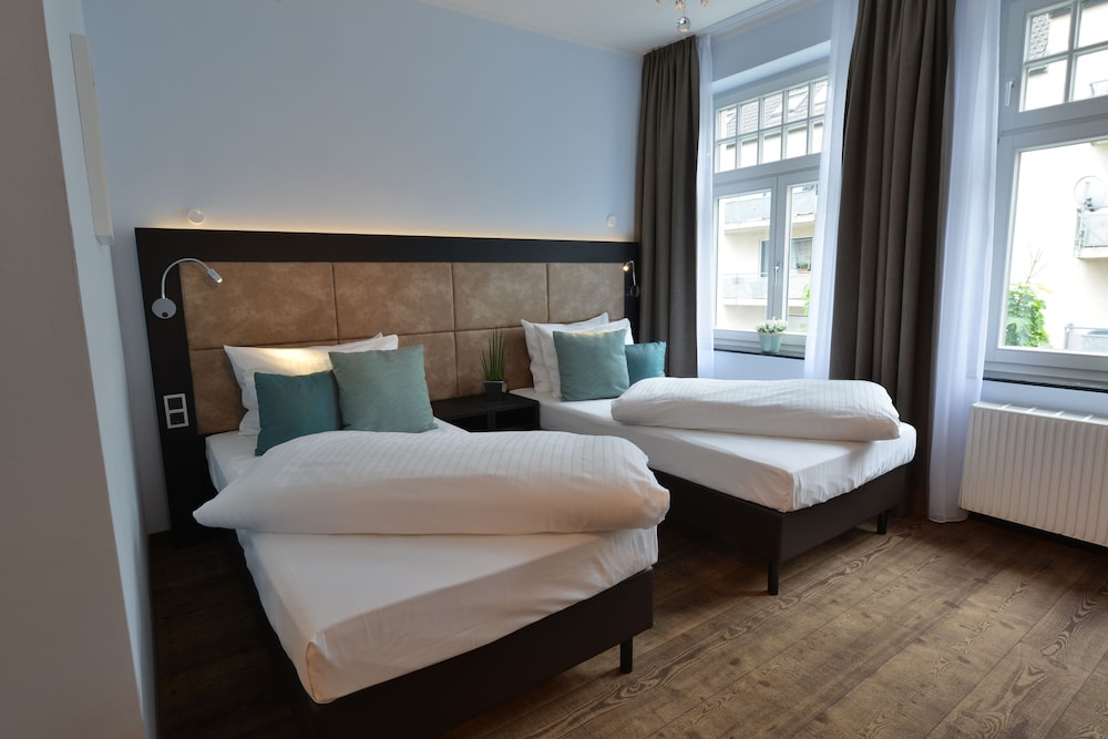 BASIC, DOUBLE OR TWIN BED