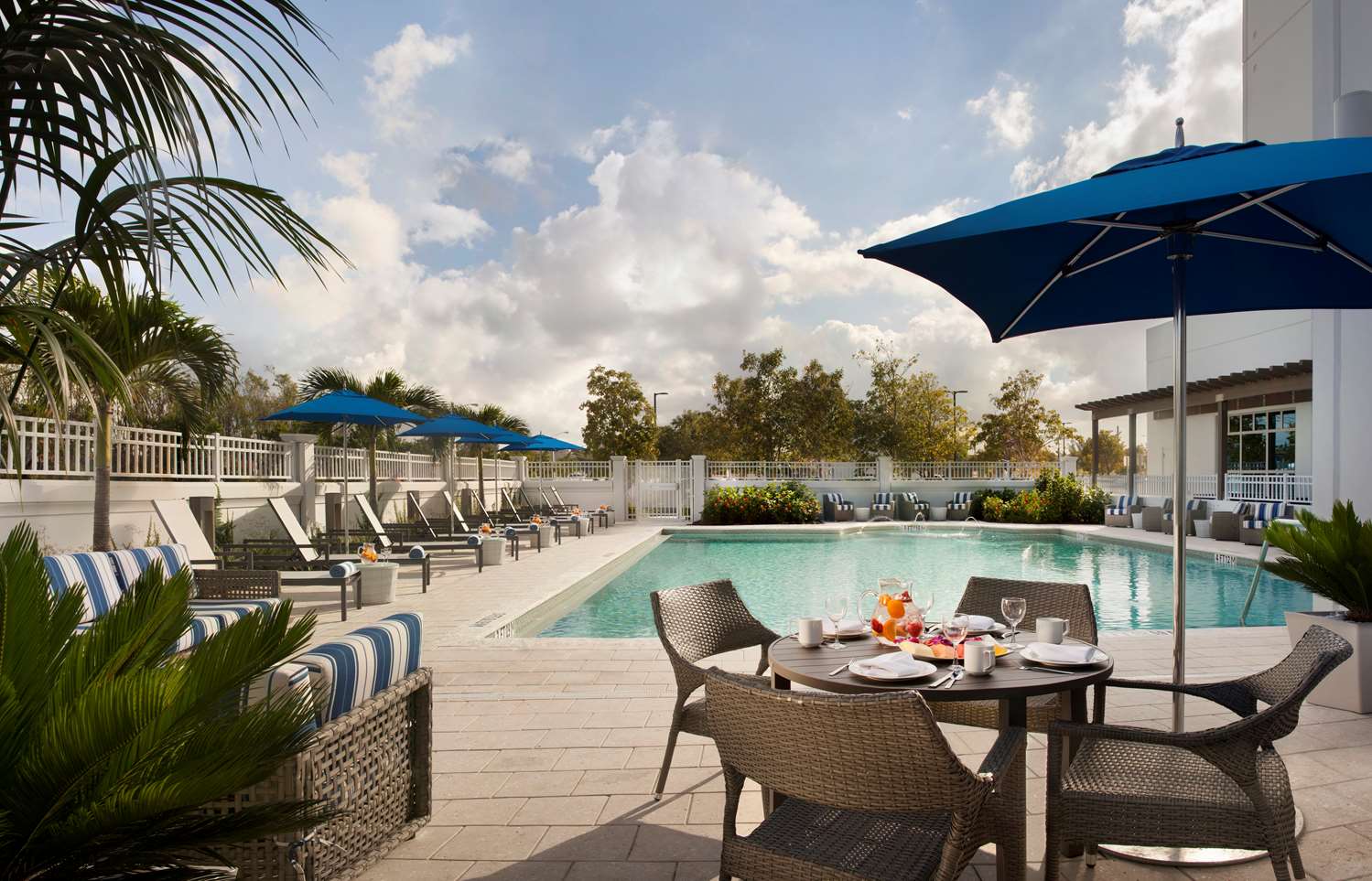 Homewood Suites By Hilton Miami Dolphin Mall 34/57