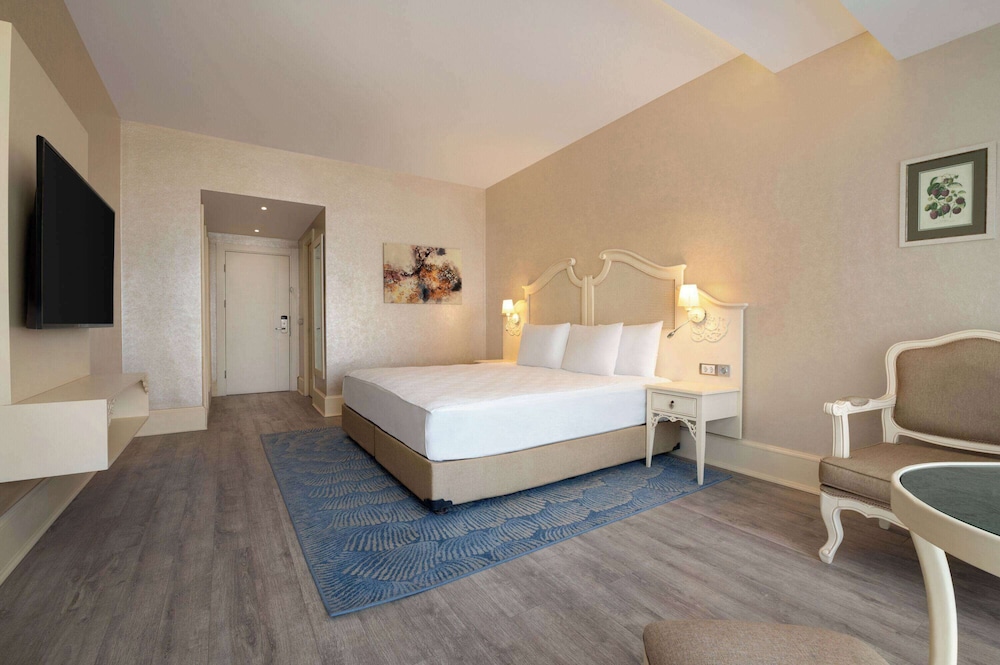STANDARD, KING BED, SEA VIEW, SOFA