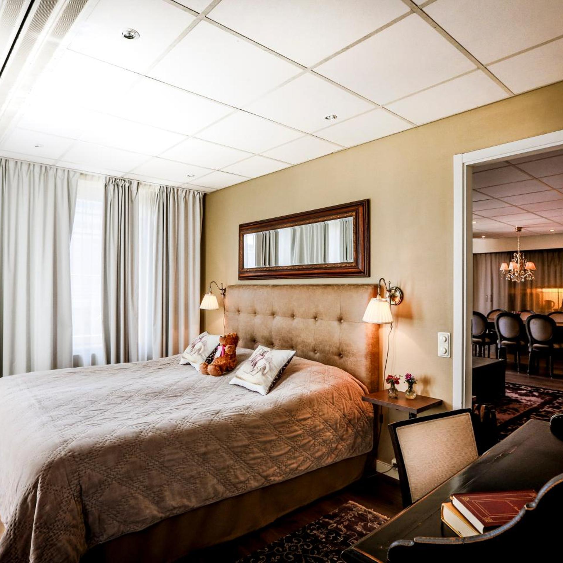 SUITE, BALCONY