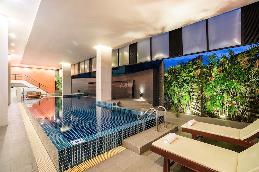 Beyond Suite Hotel 42/73