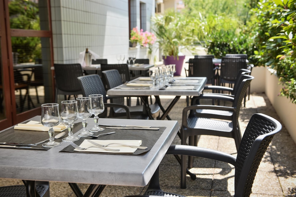 Hotel Kyriad Saint Etienne Centre 50/70