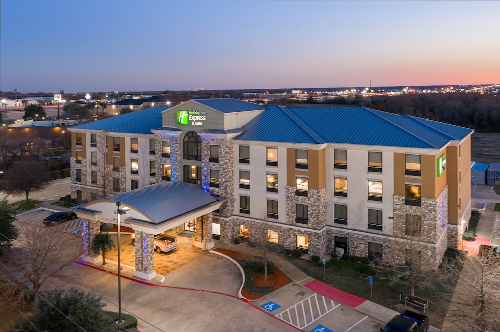 Holiday Inn Express Hotel Suites Dallas South Desoto 4/72