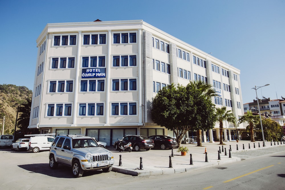 Ozalp Han Hotel 13/16