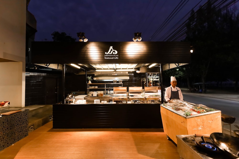 The Cha Am Methavalai Hotel 33/65
