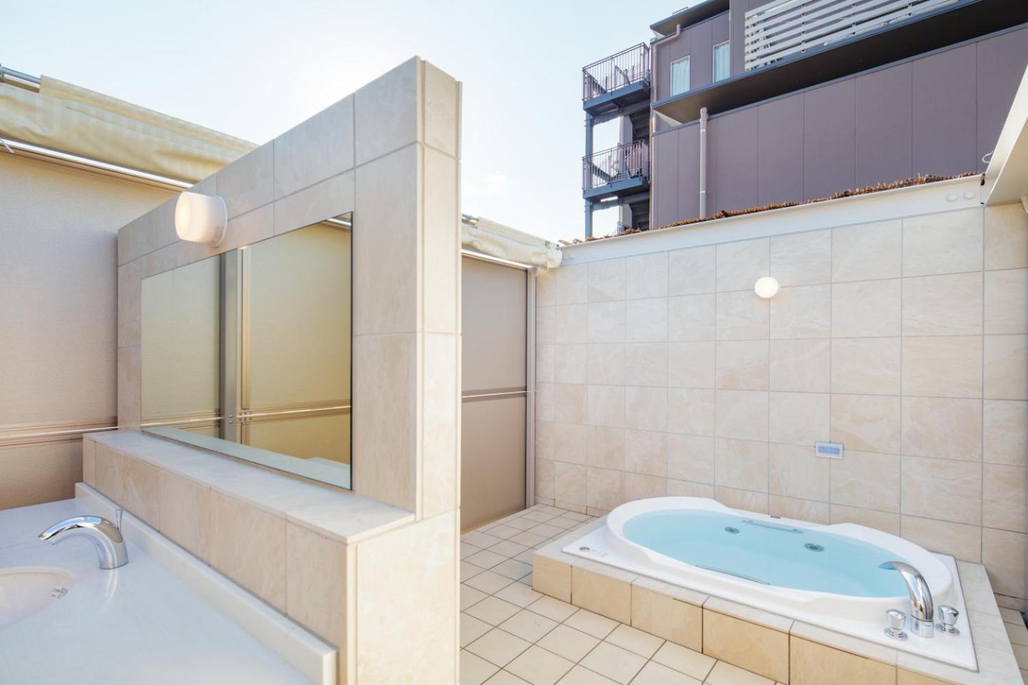 Kyoto City Gardens Hotel 52/53