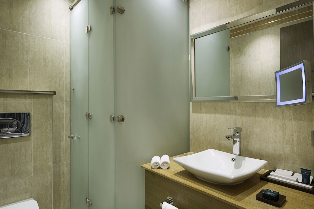 Wyndham Doha West Bay 26/62