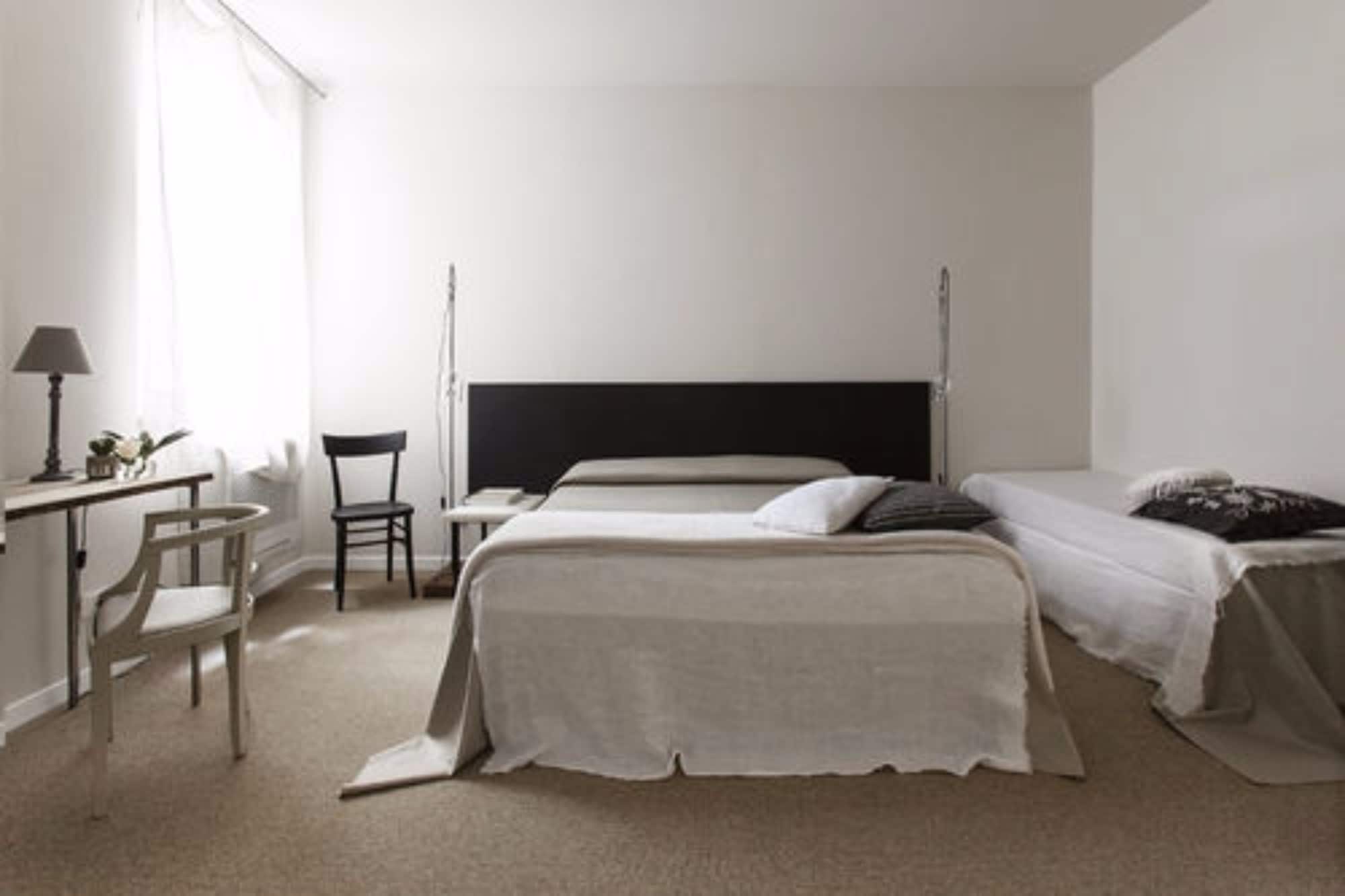 ROOM, TRIPLE