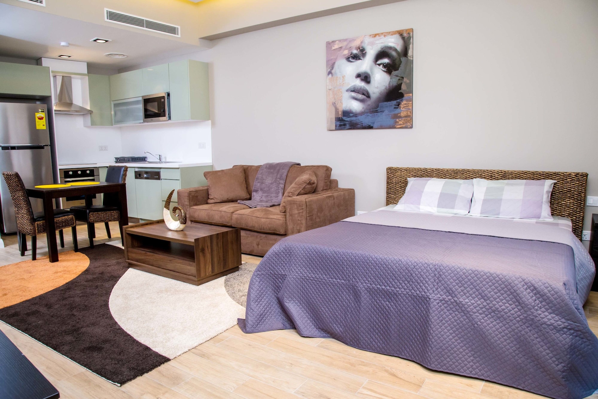 DELUXE, APARTMENT