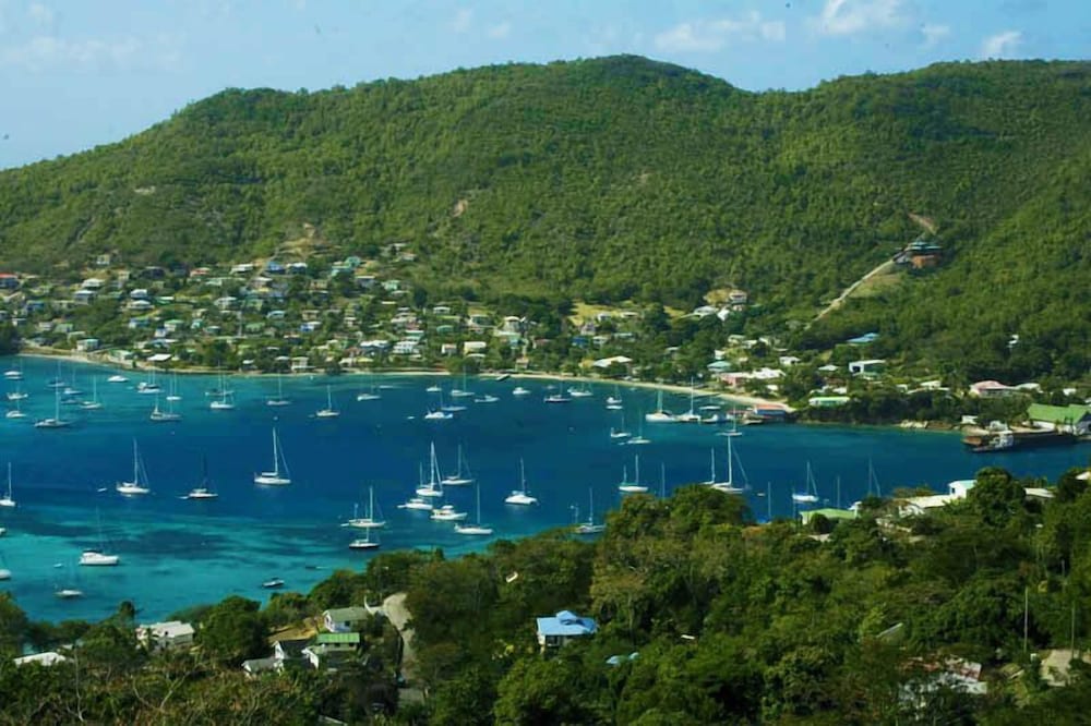 SPRING HOUSE BEQUIA 40/50