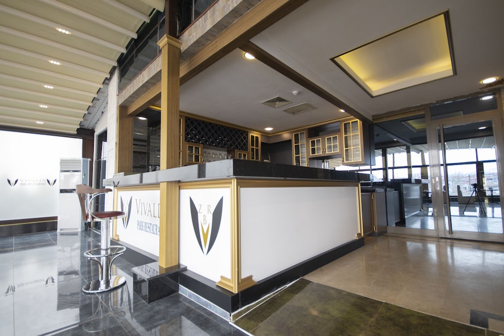 Vivaldi Park Hotel 8/66