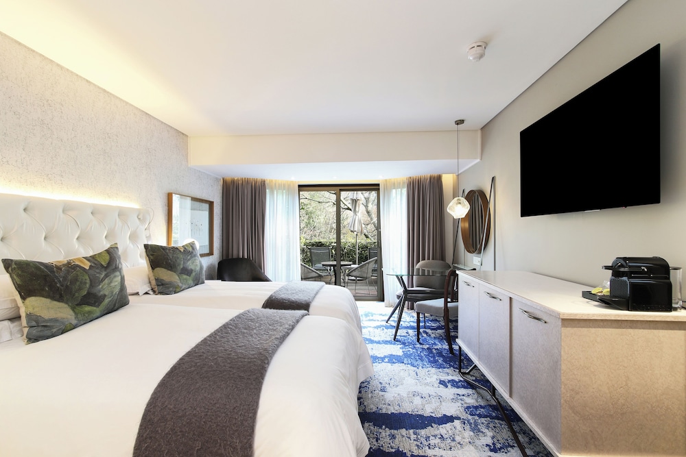 Mountain, Deluxe, King Bed, Mountain Side, Mountain View